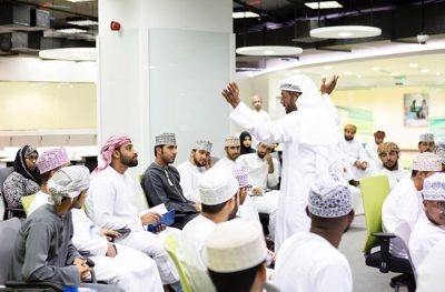 Zubair SEC delivers two days business model workshop for Injaz Oman students